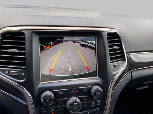 Used 2017 Jeep Grand Cherokee Overland AWD/4WD image 29