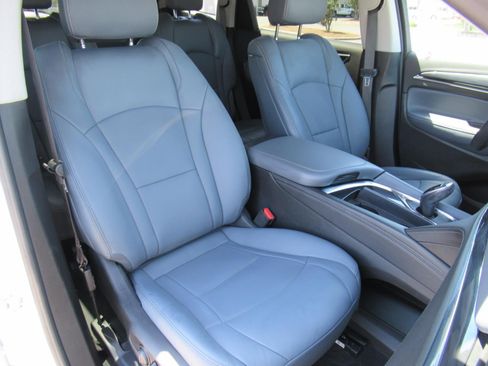 Used 2020 Buick Enclave Essence w/ Trailering Package, 5000 lbs. FWD image 9