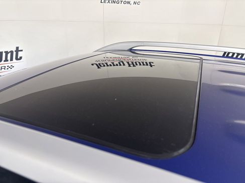 Used 2023 Hyundai Venue SEL FWD image 7