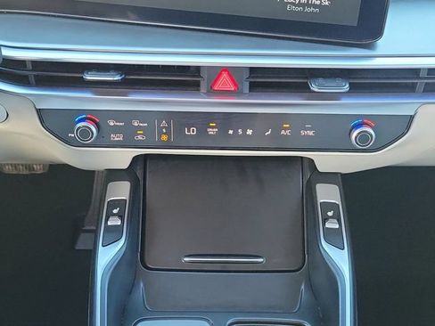 Used 2025 Kia Sorento EX FWD image 20