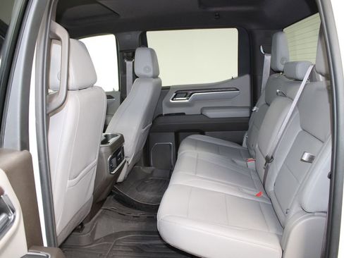 Used 2023 GMC Sierra 1500 SLT image 28