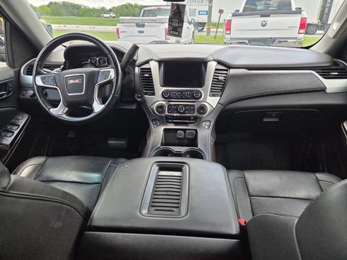 Used 2016 GMC Yukon XL SLT w/ Open Road Package AWD/4WD image 32