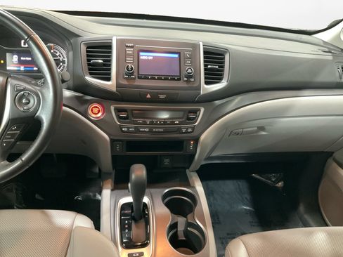 Used 2017 Honda Ridgeline RTL image 11