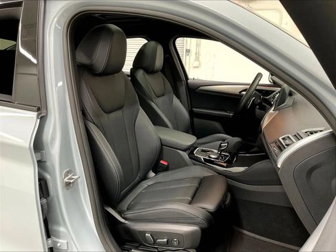 Used 2024 BMW X4 xDrive30i w/ M Sport Package AWD/4WD image 13