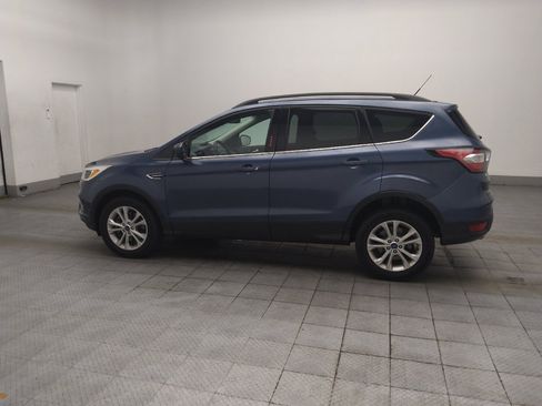 Used 2018 Ford Escape SE w/ Ford Safe & Smart Package AWD/4WD image 3