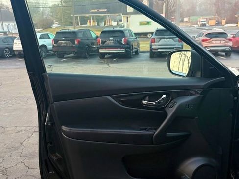 Used 2019 Nissan Rogue SL image 38