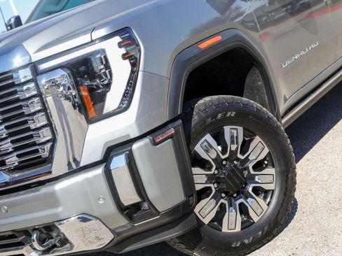 Used 2024 GMC Sierra 2500 Denali w/ Denali Reserve Package image 3