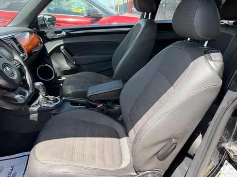 Used 2013 Volkswagen Beetle Turbo FWD image 25