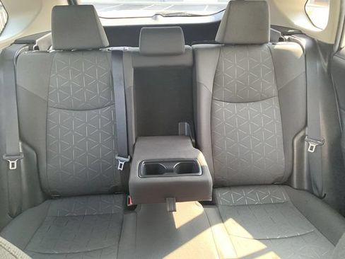 Used 2021 Toyota RAV4 XLE AWD/4WD image 30
