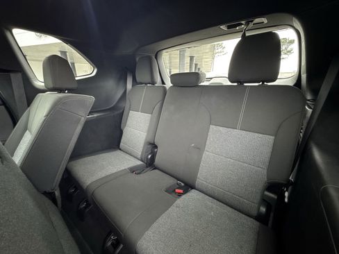 Used 2025 GMC Acadia Elevation image 31