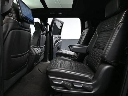 Used 2021 Cadillac Escalade ESV Premium Luxury Platinum image 46