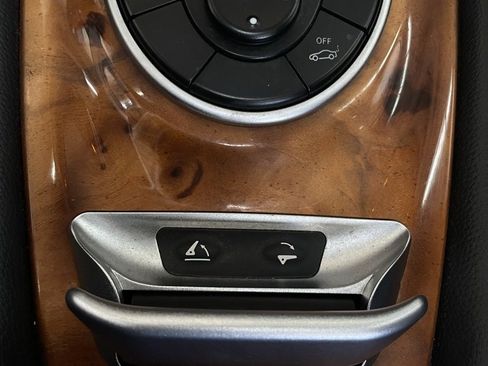 Used 2009 Mercedes-Benz SL 550 w/ Premium I Pkg image 47