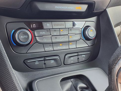 Used 2020 Ford Transit Connect XLT FWD image 15