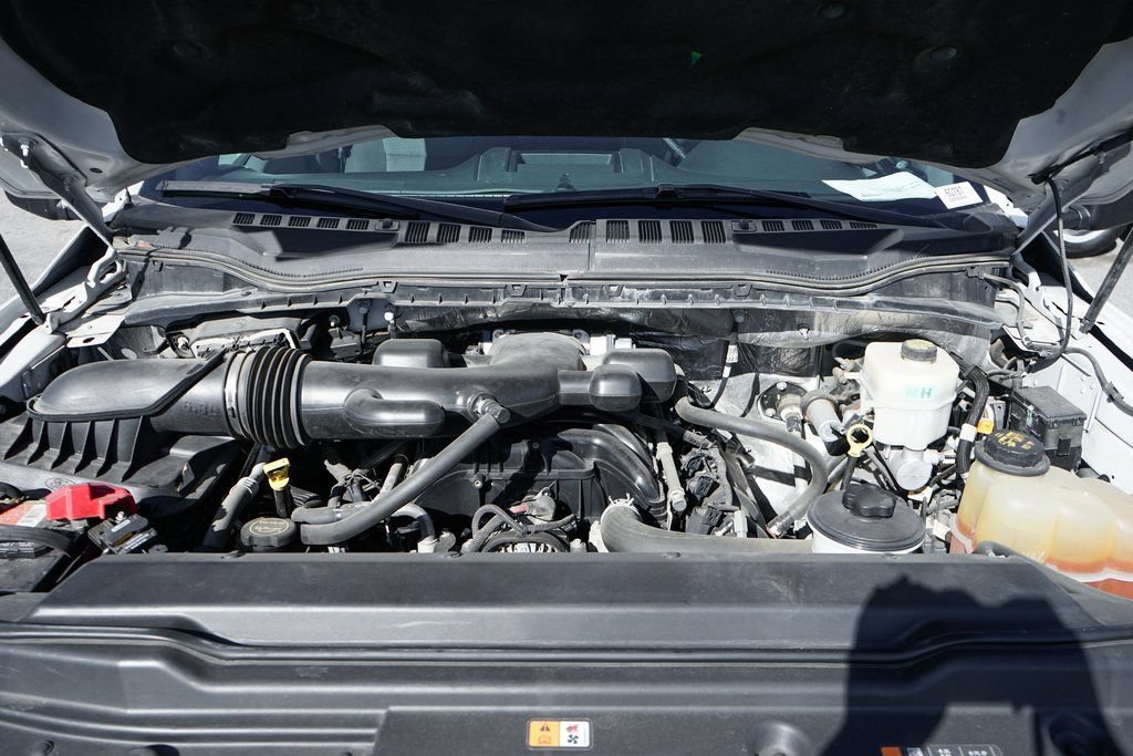 Used 2017 Ford F550 2WD Regular Cab Super Duty image 19