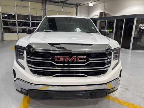 Used 2025 GMC Sierra 1500 SLT AWD/4WD image 3