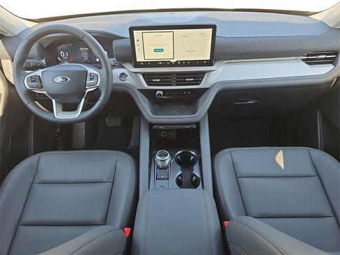 New 2025 Ford Explorer Active w/ Active Comfort Package image 9