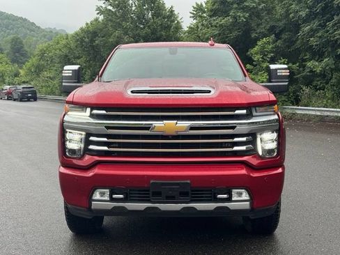 Used 2022 Chevrolet Silverado 2500 High Country AWD/4WD image 2