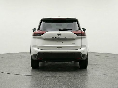 Used 2025 Nissan Rogue SV AWD/4WD image 7