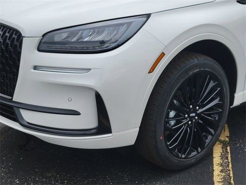 New 2026 Lincoln Corsair Premiere image 14