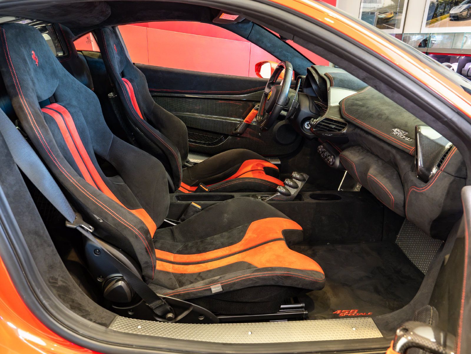 Used 2015 Ferrari 458 Speciale Coupe RWD image 18