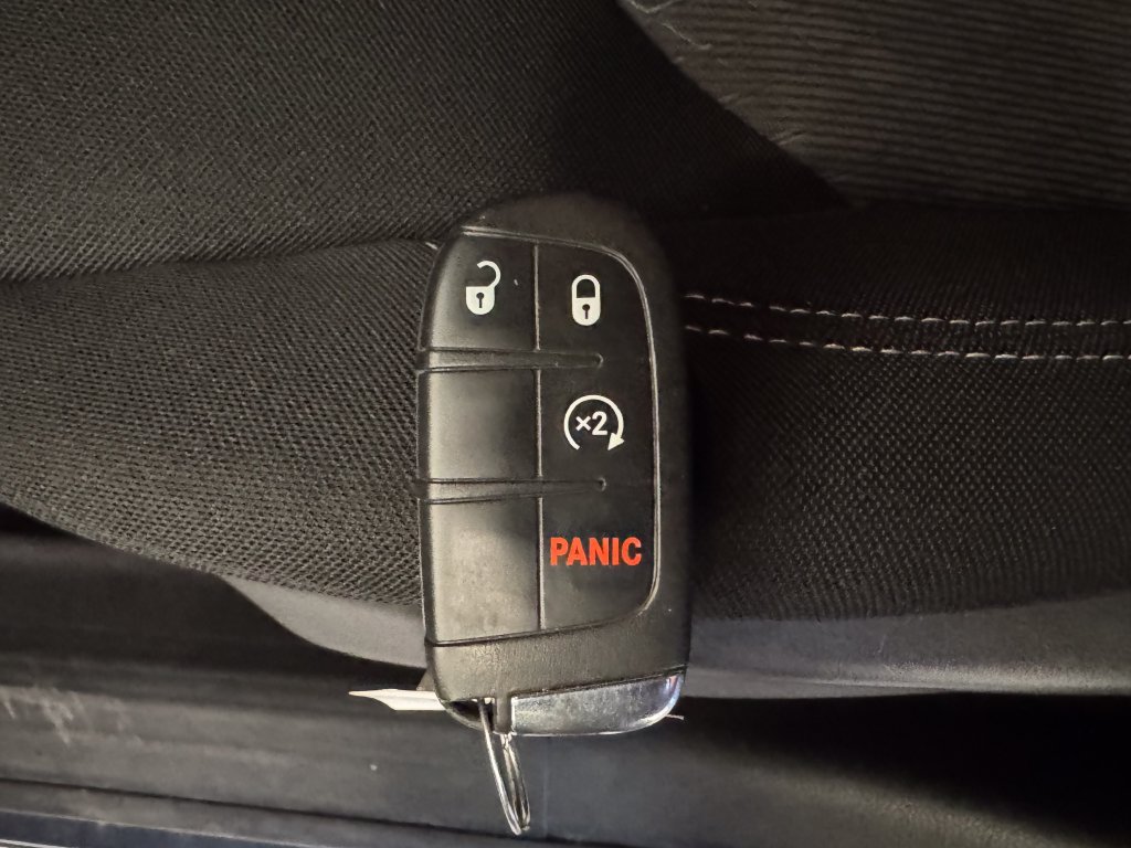 Used 2021 Jeep Renegade Latitude AWD/4WD image 17