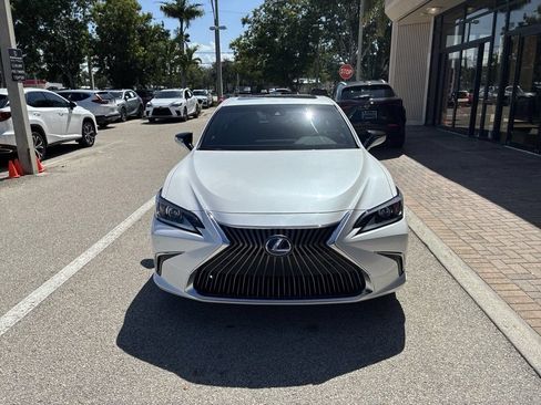 Used 2020 Lexus ES 300h w/ Premium Package FWD image 3