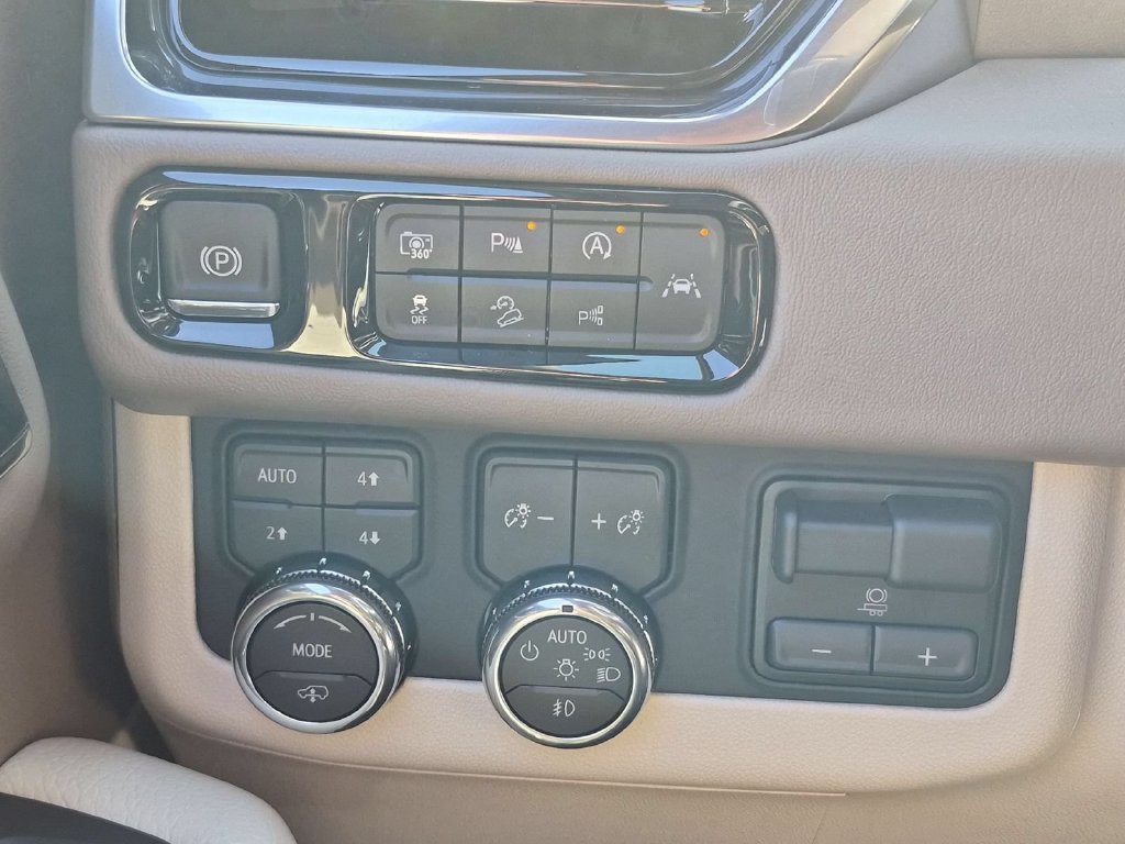 New 2027 GMC Yukon Denali w/ Denali Reserve Package AWD/4WD image 17