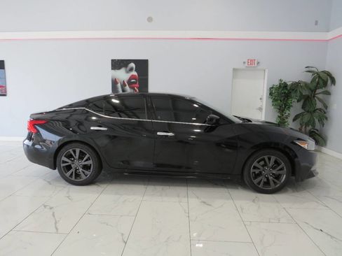 Used 2017 Nissan Maxima 3.5 S image 2
