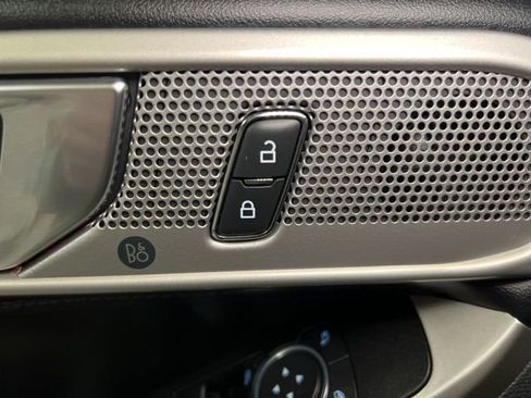 Used 2022 Ford Explorer Limited image 52