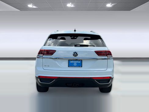 Used 2020 Volkswagen Atlas Cross Sport SE FWD image 9