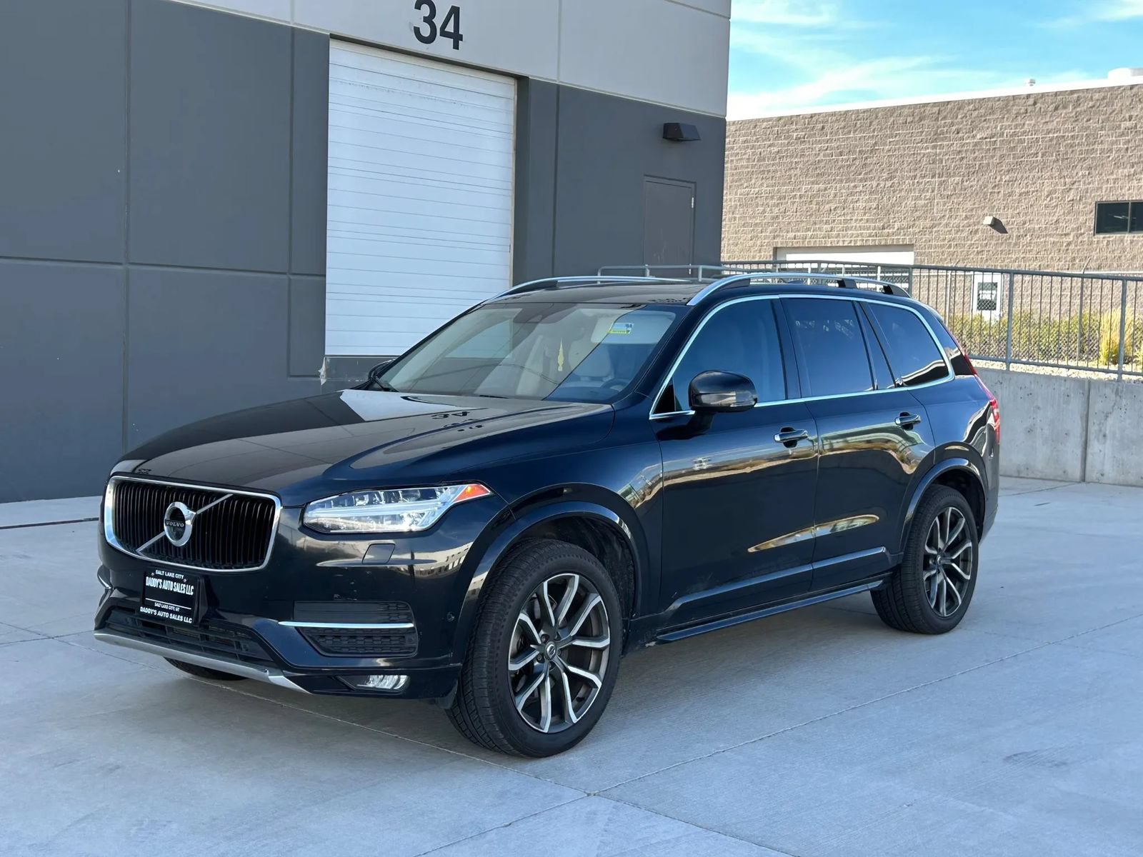 Used 2016 Volvo XC90 T6 Momentum w/ Momentum Plus Package AWD/4WD image 1