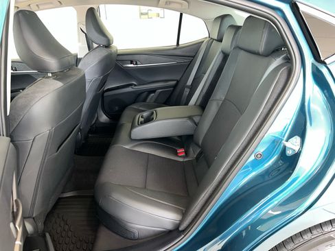 Used 2025 Toyota Camry XLE FWD image 3