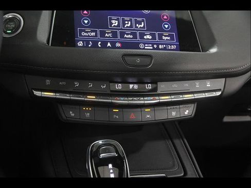 Used 2022 Cadillac XT4 Premium Luxury w/ Technology Package AWD/4WD image 16