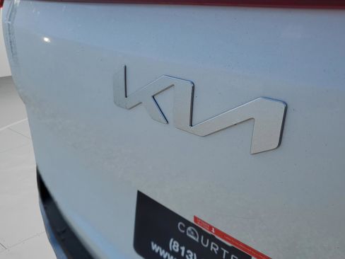 New 2026 Kia Carnival FWD image 32