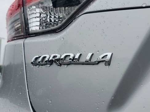 Certified 2025 Toyota Corolla LE FWD image 8