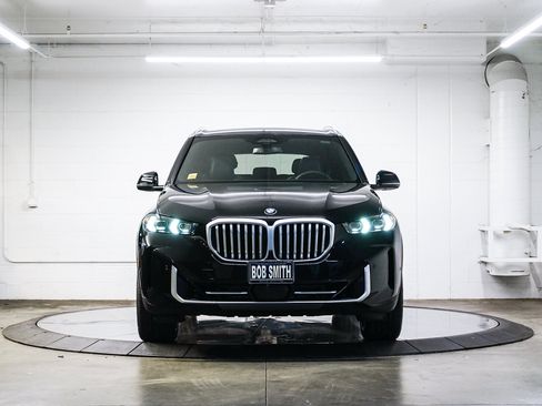 Used 2026 BMW X5 xDrive40i w/ Premium Package AWD/4WD image 2