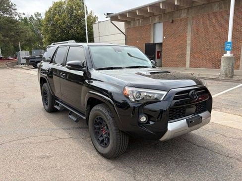Used 2023 Toyota 4Runner TRD Off-Road Premium w/ Off Road Premium Plus Package AWD/4WD image 10