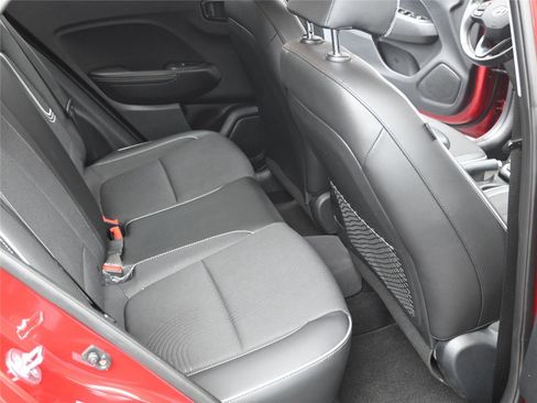 Used 2024 Hyundai Venue Limited image 8