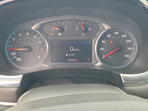 Used 2023 Chevrolet Traverse LT FWD image 34
