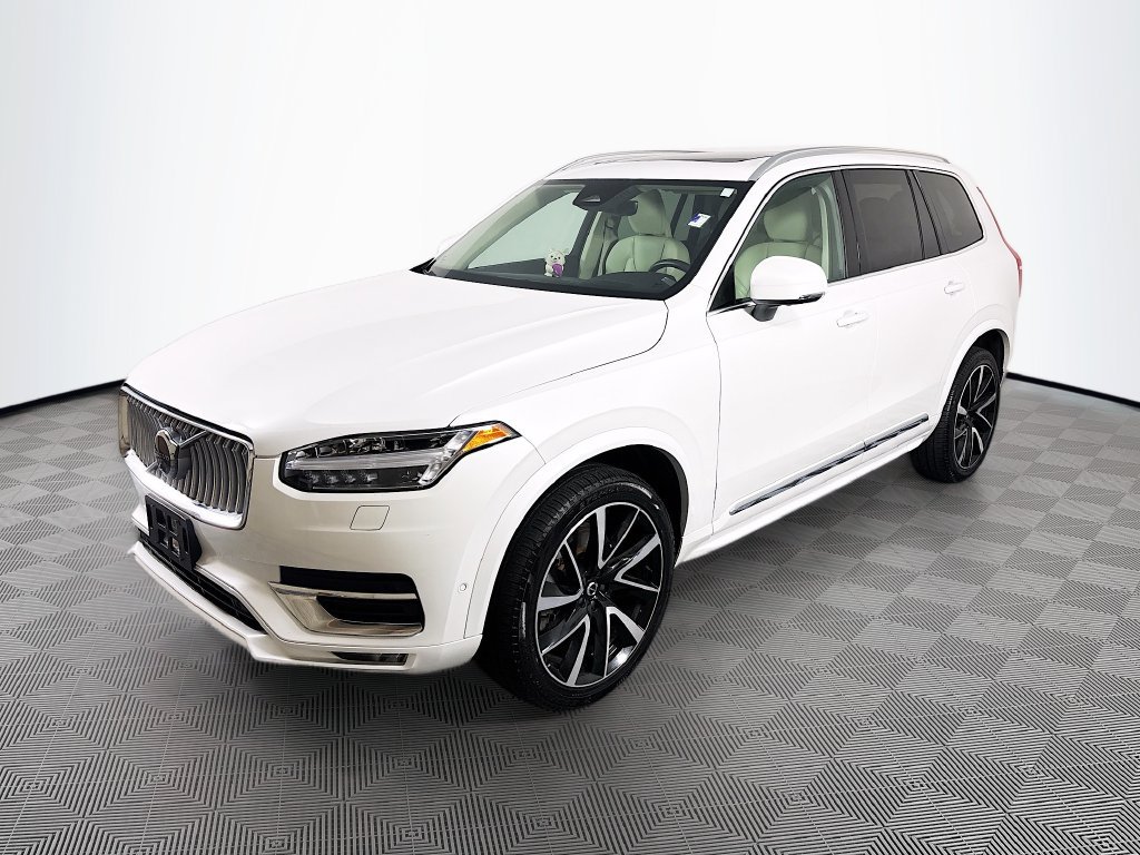 Used 2024 Volvo XC90 B6 Plus AWD/4WD image 3