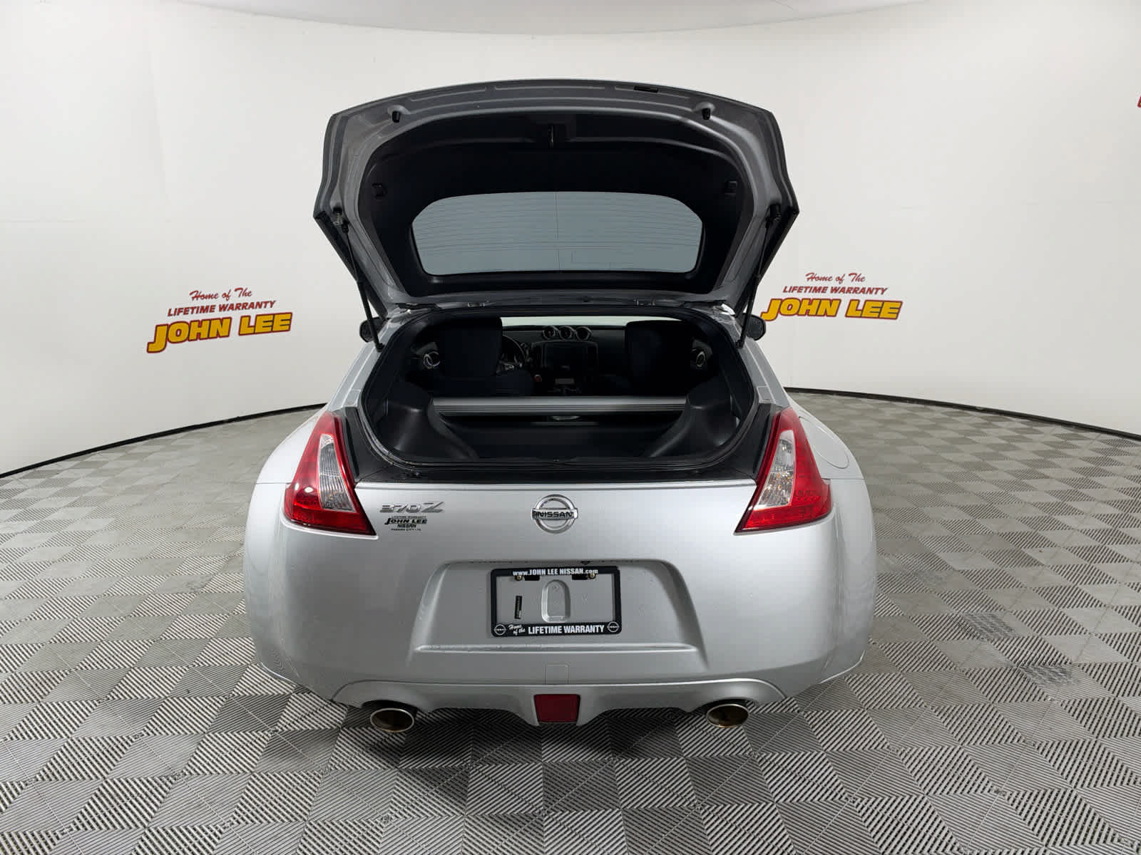 Used 2014 Nissan 370Z Coupe RWD image 5