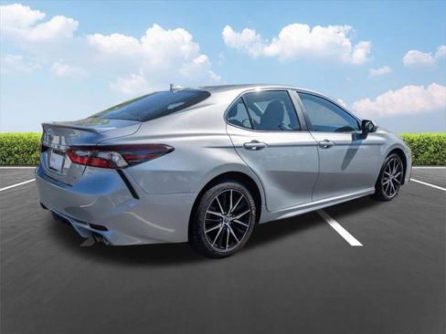 Certified 2024 Toyota Camry SE image 4