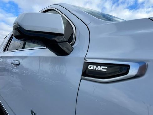 Used 2021 GMC Yukon Denali w/ Denali Premium Package image 14