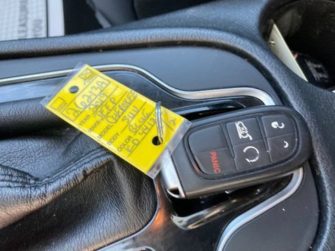 Used 2019 Jeep Cherokee Limited AWD/4WD image 39