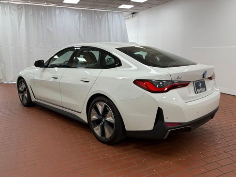 Used 2023 BMW i4 eDrive35 image 3