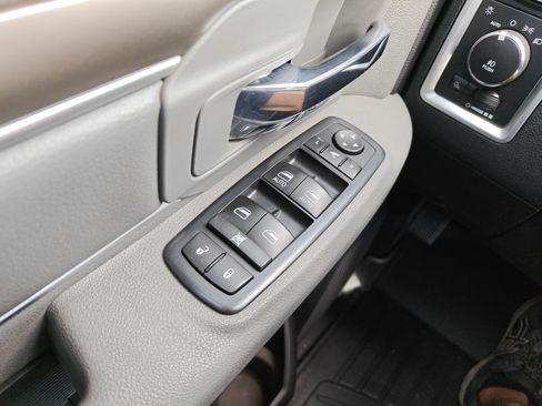 Used 2016 RAM 1500 Big Horn AWD/4WD image 24