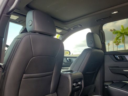 Used 2025 Buick Enclave Sport Touring w/ Power Package image 13