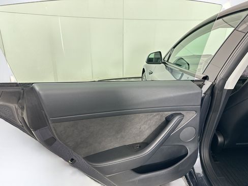 Used 2022 Tesla Model 3 Long Range AWD/4WD image 26