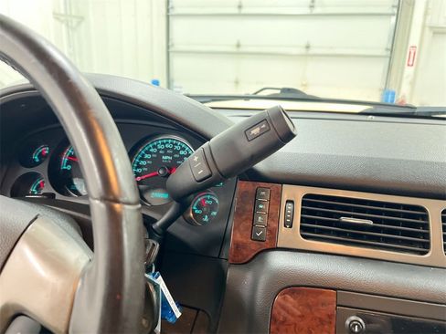 Used 2014 Chevrolet Tahoe LT image 16