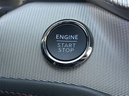 Used 2025 Ford Explorer Active w/ Active Comfort Package image 10